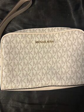 Michael Kors Wristlet/Clutch